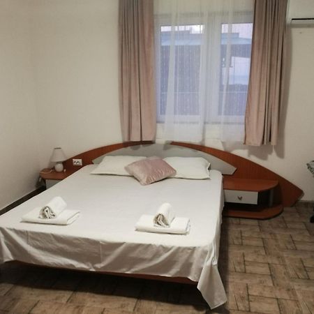Hotel Hrisi à TTchernomorets Extérieur photo
