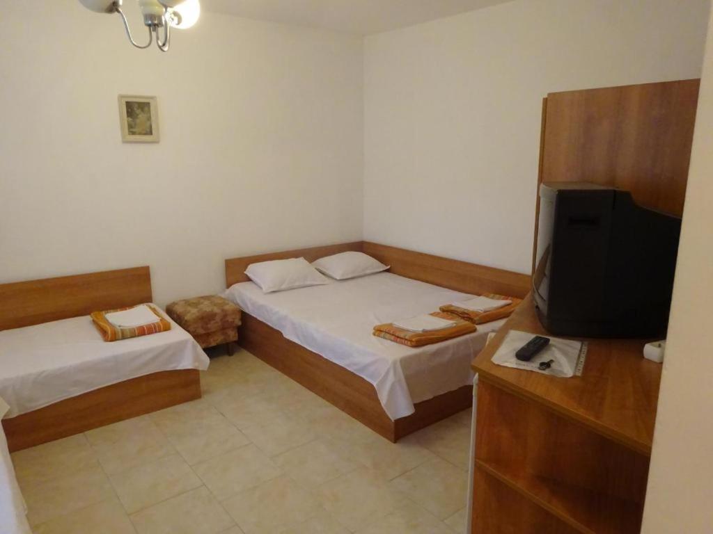 Hotel Hrisi à TTchernomorets Extérieur photo